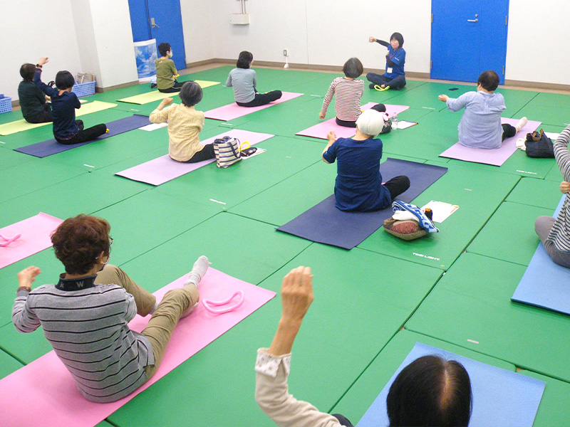 午後のストレッチ教室のイメージ画像